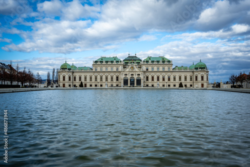 Das Schloss Belvedere in Wien ist eine von Johann Lucas von Hildebrandt zwischen 1714 und 1723 für Prinz Eugen von Savoyen erbaute Schlossanlage. Das Obere Belvedere und das Untere Belvedere bilden mi
