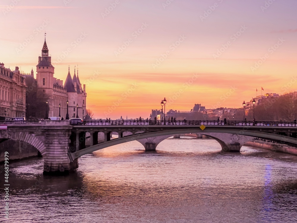 Naklejka premium Golden Paris