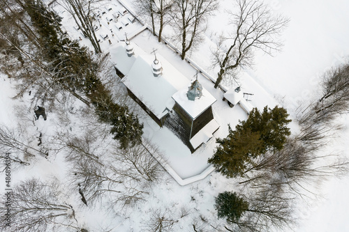 Zimowy widok na pokryte śniegiem góry, Beskid Niski i Beskid Sądecki