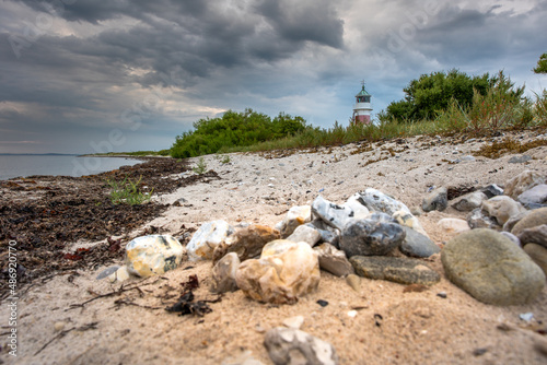 De Leuchtturm der Ostseeinsel Aaro, blick vom Strand photo