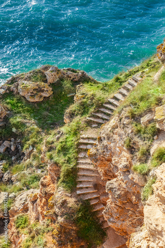 Steile Treppen Klippen aum Kap Kaliakra an der Schwarzmeerküste in  in Bulgarien