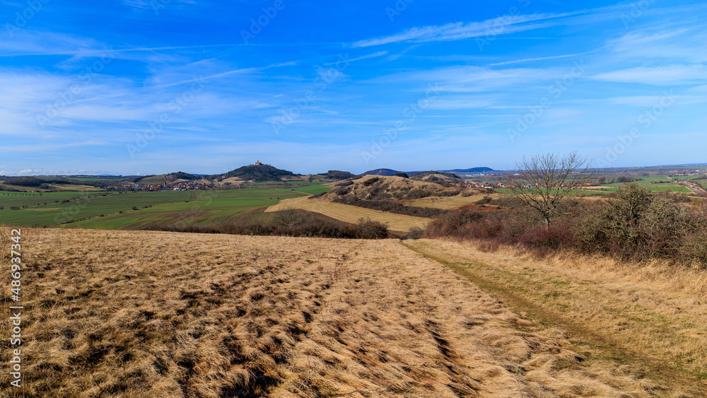 Höhenweg zwischen Arnstadt und Haarhausen mit Rundumblick weit ins Thüringer Land und auf die Wachsenburg