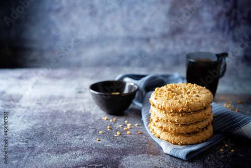 Shortbread cookies with peanuts