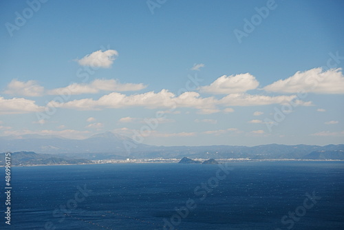 霧島の山が見える錦江湾の景色