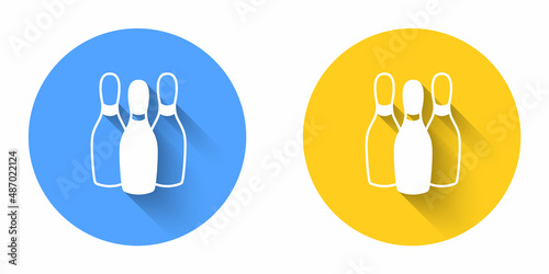 White Bowling pin icon isolated with long shadow background. Juggling clubs, circus skittles. Circle button. Vector