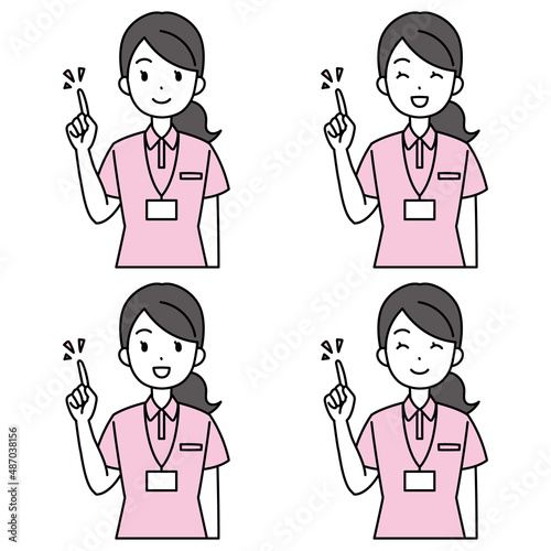 笑顔で人差し指を立てるポロシャツの女性（シンプル）