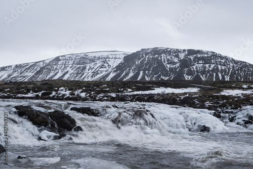 Wasserfall beim Gehöft Felagsgardur an der Strasse 47 am Foraging - Hvalfjörður