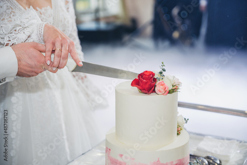 wedding cake. Pie. Dessert. Cut the cake.