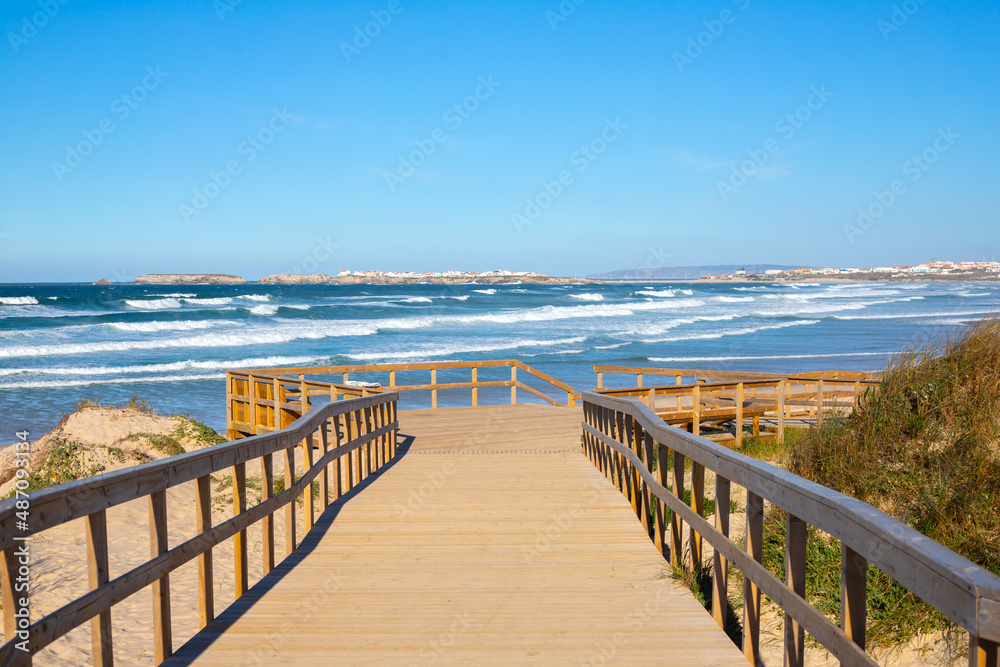 Obraz premium natural wooden walkway in Peniche, Portugal in day light