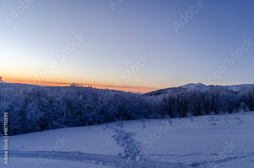Połoniny w Bieszczadach zimą  © wedrownik52
