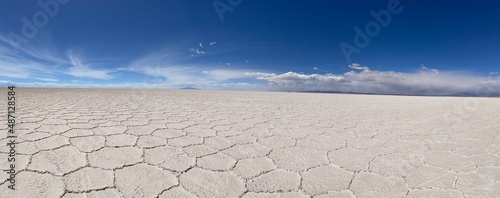 Pan view of hexagonal salt formations in Salar de Uyuni, Bolivia