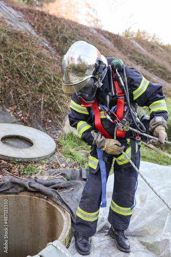 Pompier France sauvetage dans un puit