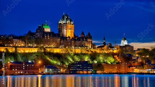  The Château de Frontenac above the St. Lawrence River. Quebec City, Canada