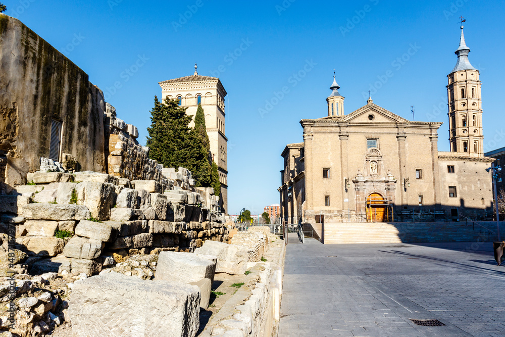 Zuda Tower, Church of San Juan de los Panete, the bell tower of the San Andres church,  and the Roman Walls of Zaragoza, Aragon, Spain, Europe
