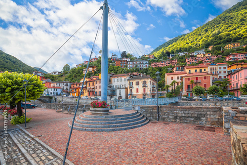 Quadro su tela Colorful village of Argegno on Como lake view