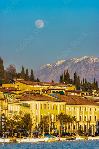 la luna su Salò