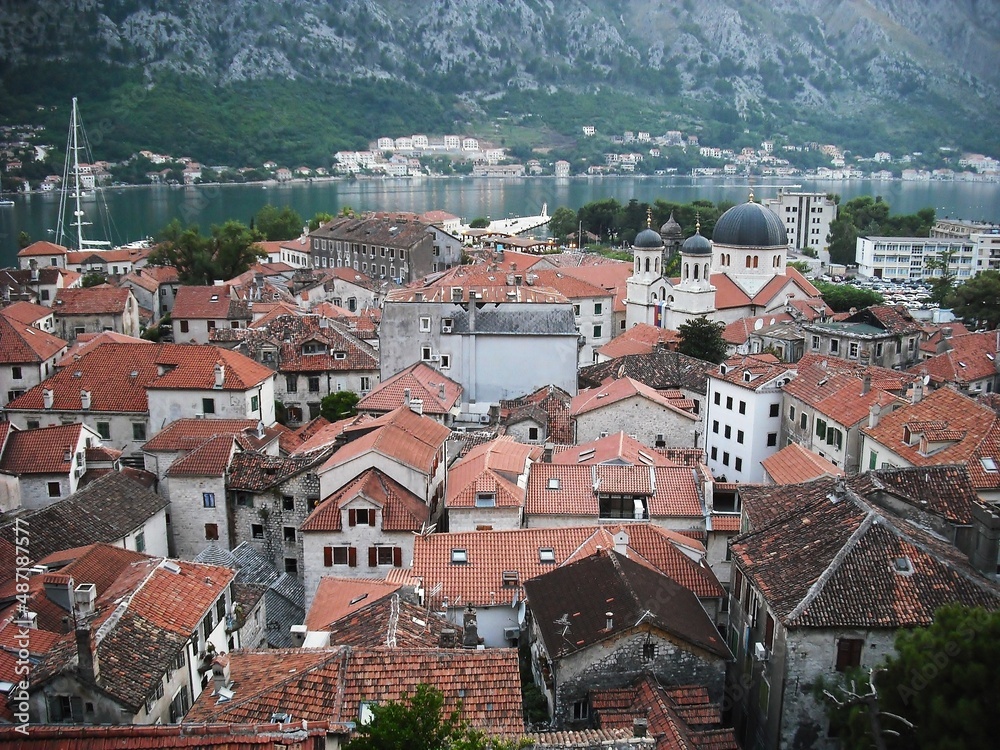 Fototapeta premium Red rooftops of the Dubrovnik old town in Croatia 