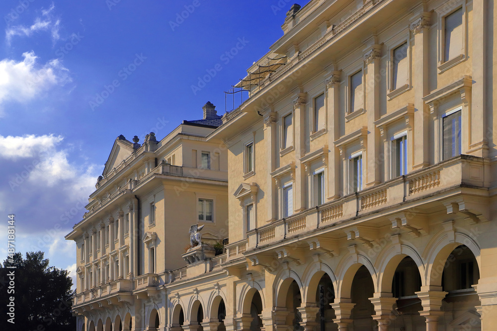 Obraz premium PALAZZI DI NOVARA, ITALIA, BUILDINGS IN NOVARA, ITALY
