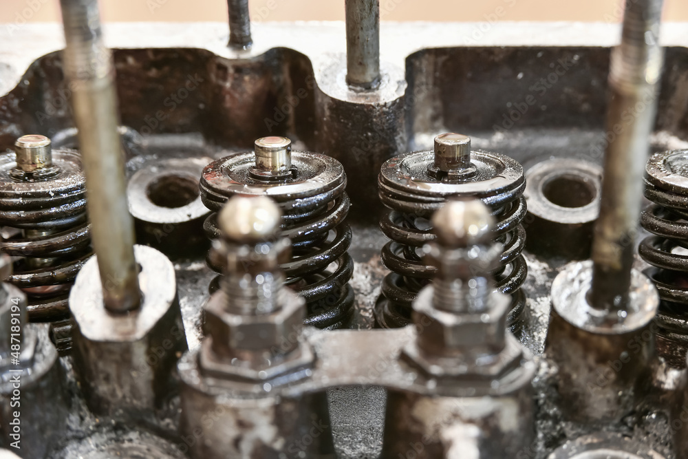 Valves, valve springs, cylinder head rocker arms, valve lifters. Repair of an internal combustion engine. Valves, valve springs, cylinder head rocker arms, valve lifters. Repair of an internal combustion engine.