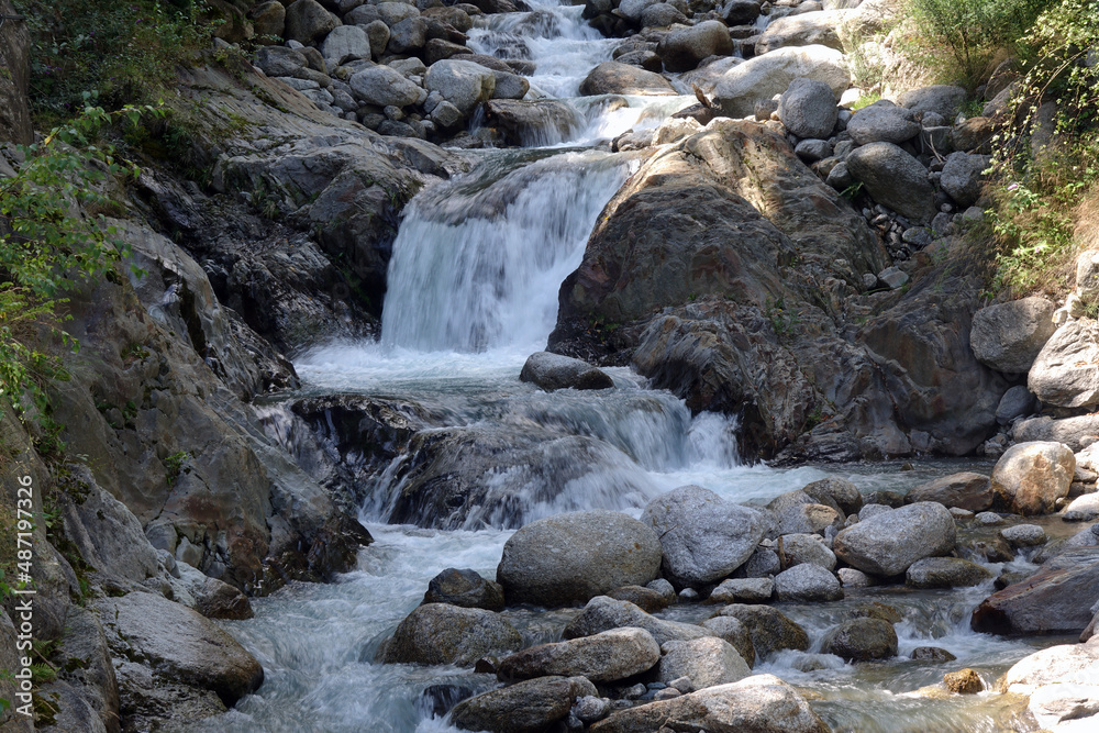 Kleiner Wasserfall am Zielbach bei Partschins Kleiner Wasserfall am Zielbach bei Partschins