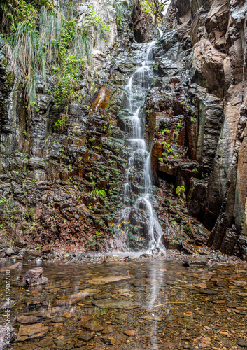 LA GOMERA, Kanarische Inseln: Wanderung zum Wasserfall in das wilde Tal Barranco de Arure bei VALLE GRAN REY