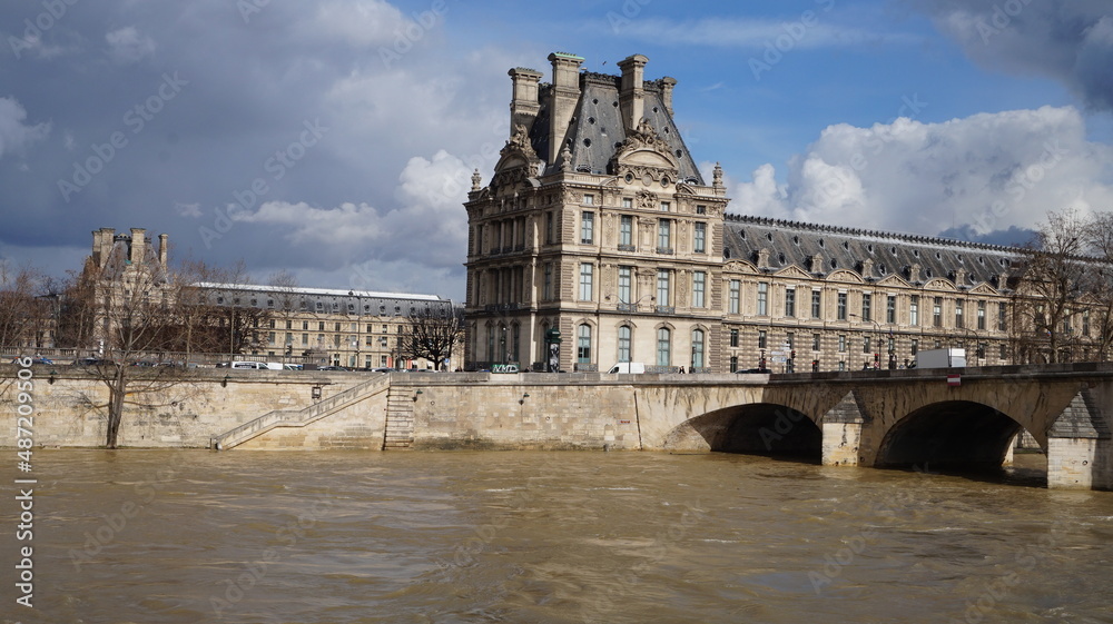 Louvre Museum 
