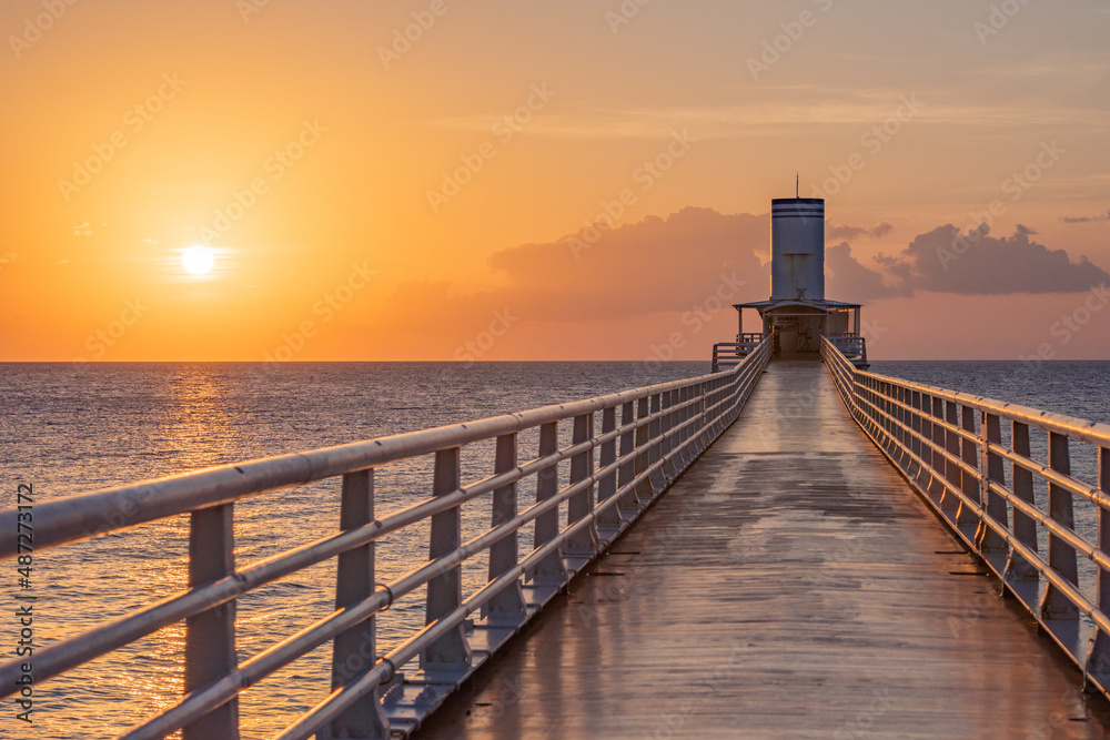 Fototapeta premium 沖縄の夕日