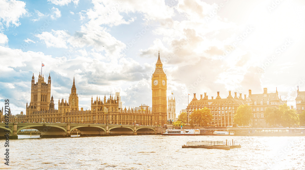 Obraz premium London UK Big Ben Westminster Parliament travel icon in british city cityscape at summer sunset, England, United Kingdom. Europe destination landscape background.