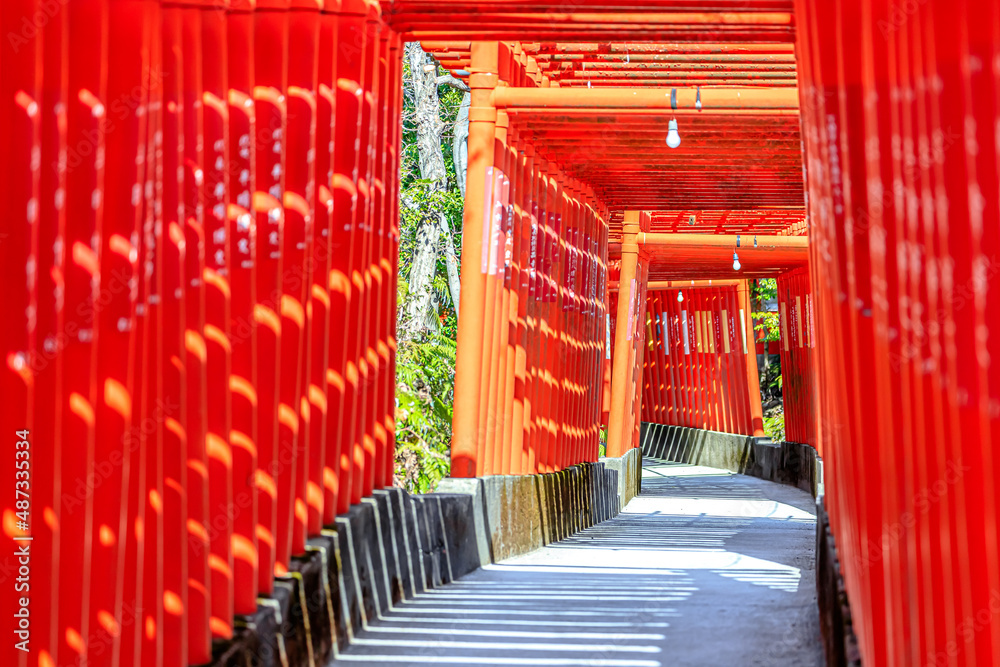 福徳稲荷神社 千本鳥居 山口県下関市 Fukutoku Inari Shrine. Senbon Torii. Yamaguchi-ken Shimonoseki city 福徳稲荷神社 千本鳥居 山口県下関市 Fukutoku Inari Shrine. Senbon Torii. Yamaguchi-ken Shimonoseki city