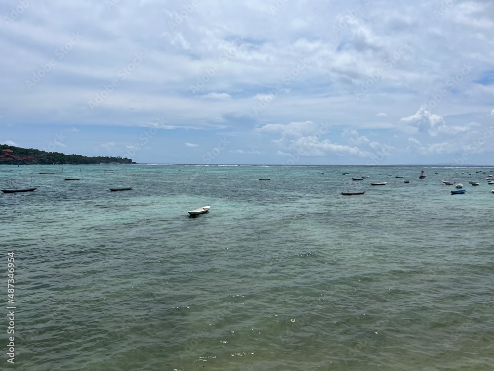 インドネシア レンボンガン島 チュニガン島 ラグーン