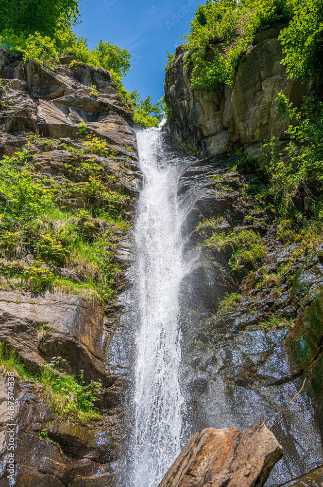 Naklejka premium Wasserfall Finsterbach - Kärnten