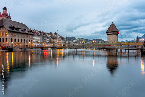 Vista panoramica di Lucerna al tramonto, Lago dei quattro cantoni, Svizzera