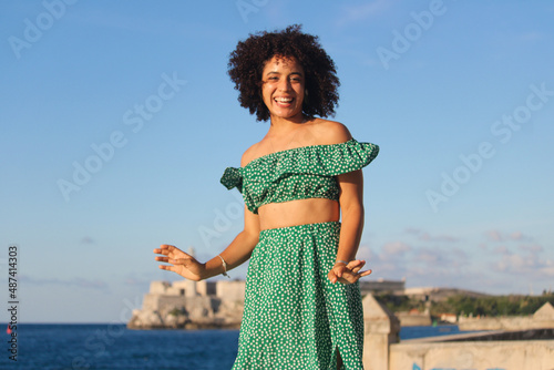 Afro woman traveling  in Havana © Yandry Fernández