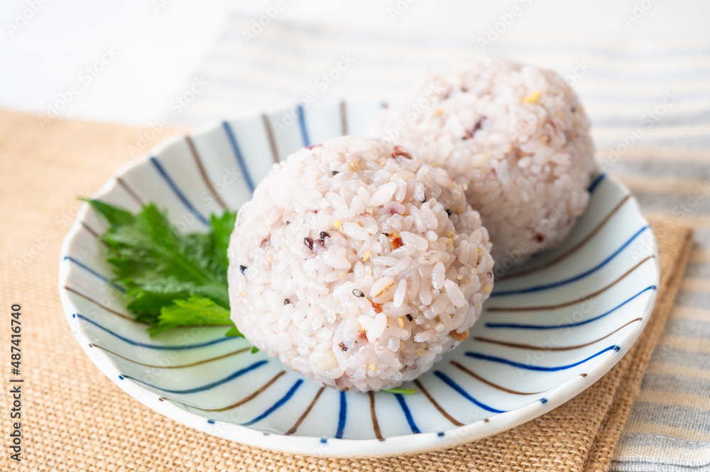 雑穀おにぎり 雑穀おにぎり