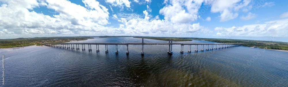 Imagem Aerea da Ponte Gilberto Amado sobre o rio Piauí ligando os municípios de Estância e Indiaroba, com 1.712 metros de extensão e 14,2 metros de largura Imagem Aerea da Ponte Gilberto Amado sobre o rio Piauí ligando os municípios de Estância e Indiaroba, com 1.712 metros de extensão e 14,2 metros de largura