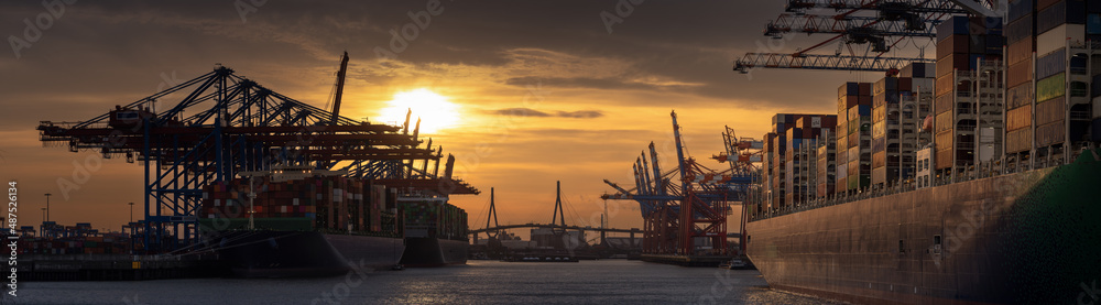 Sunrise in the port of Hamburg 