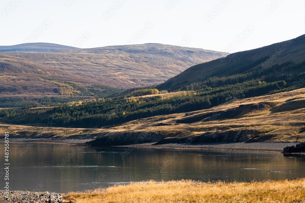Obraz premium Herbststimmung am Hvalfjörður /Hvalfördur nahe Borgarnes auf Island