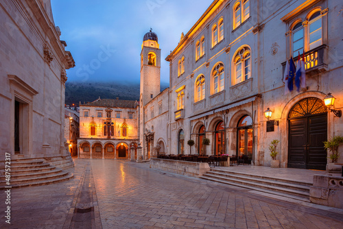 Obraz na płótnie Dubrovnik, Croatia. Cityscape image of beautiful romantic streets of old town Dubrovnik, Croatia at twilight blue hour. w salonie