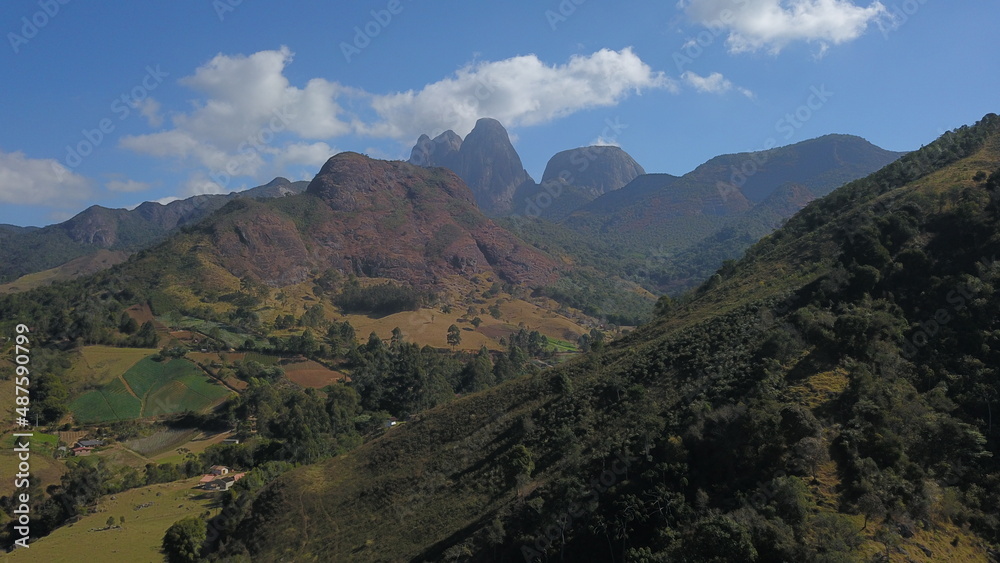 Fototapeta premium view of the mountains
