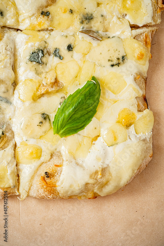 pizza with pear and blue cheese