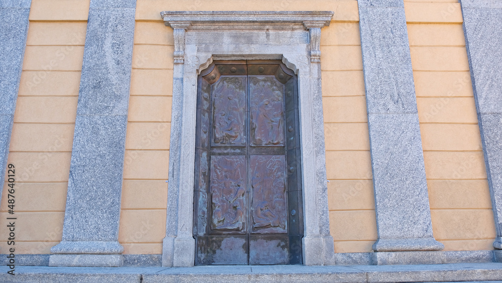 La chiesa parrocchiale di Capiago in provincia di Como, Italia.