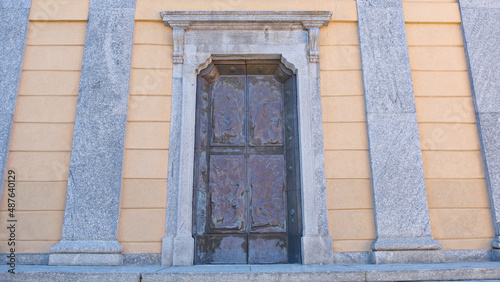 La chiesa parrocchiale di Capiago in provincia di Como, Italia.