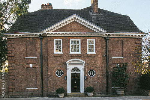 Obraz na płótnie Classic house in London w salonie