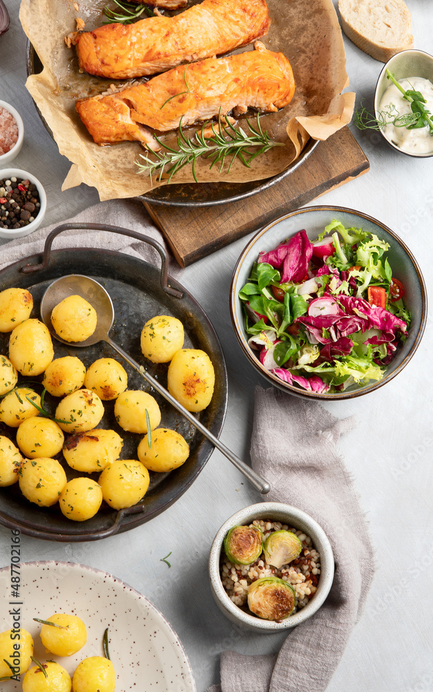 baked salmon with potatoes baked salmon with potatoes