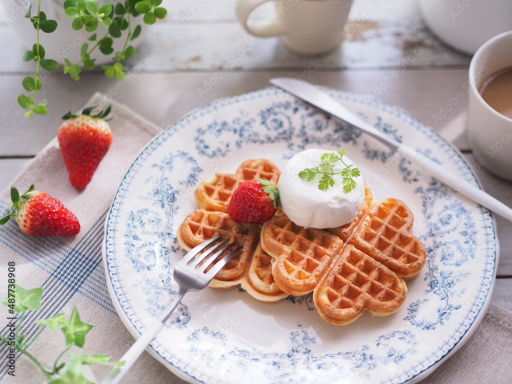 ハートのワッフルパンケーキでティータイム