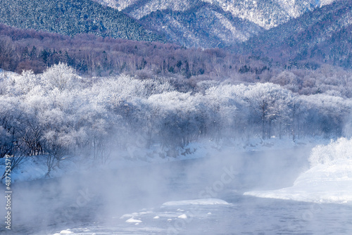 北海道の冬の風景 富良野市の樹氷 © 英敏 松本
