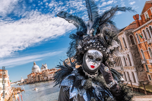 Valokuva Colorful carnival masks at a traditional festival in Venice, Italy