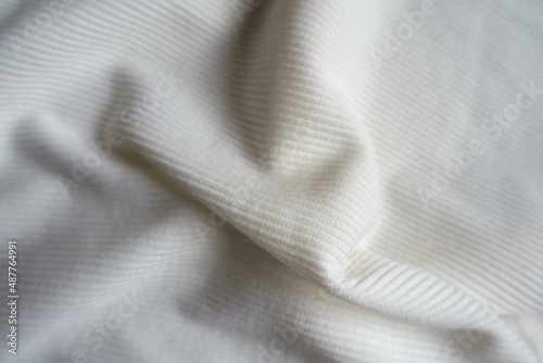 Jammed white cotton and polyester ribbed fabric