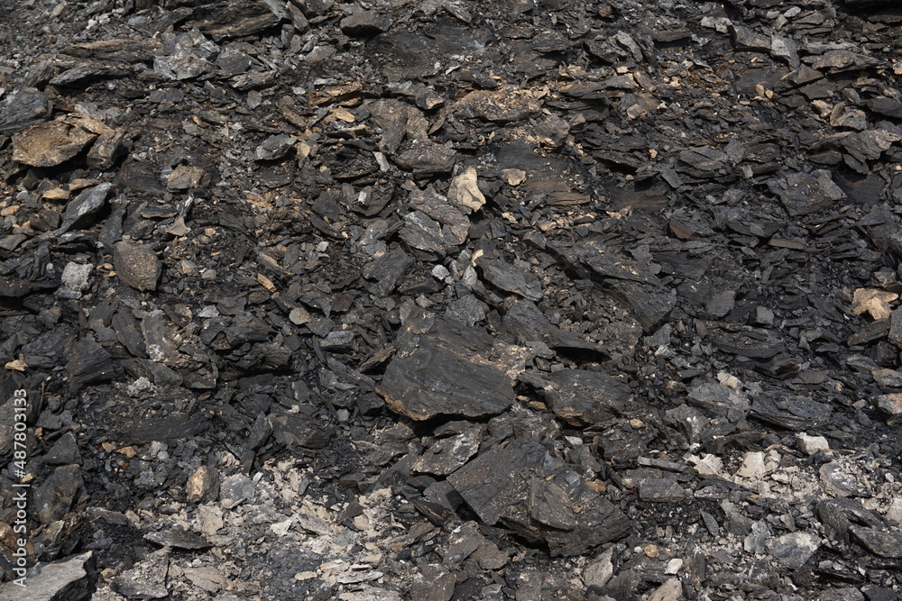 close up photo of scattered coal, coal mine wallpaper