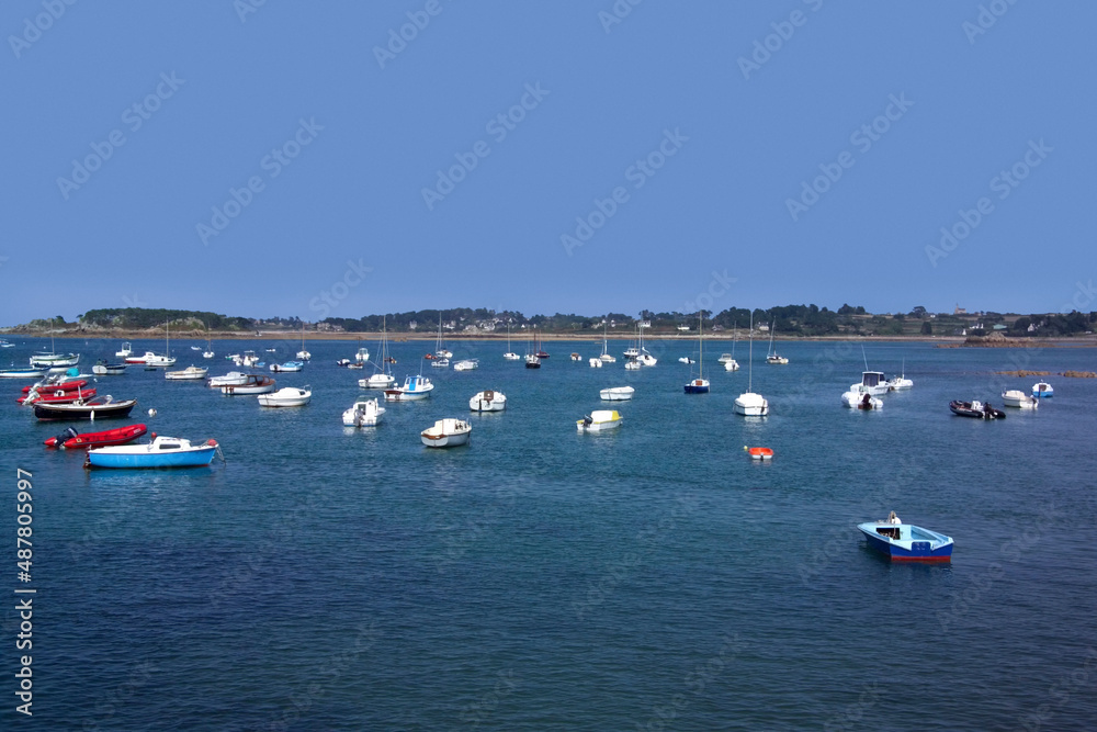Obraz premium The Côte de granite rose or Pink Granite Coast is a stretch of coastline in the Côtes d'Armor departement of northern Brittany, France.